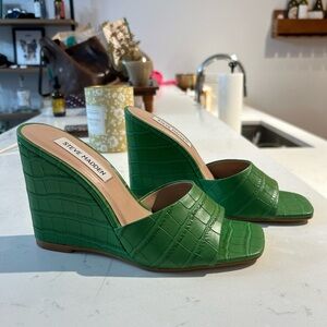 Steve Madden | Green Crock Wedge | Size 6.5 | Worn 1x